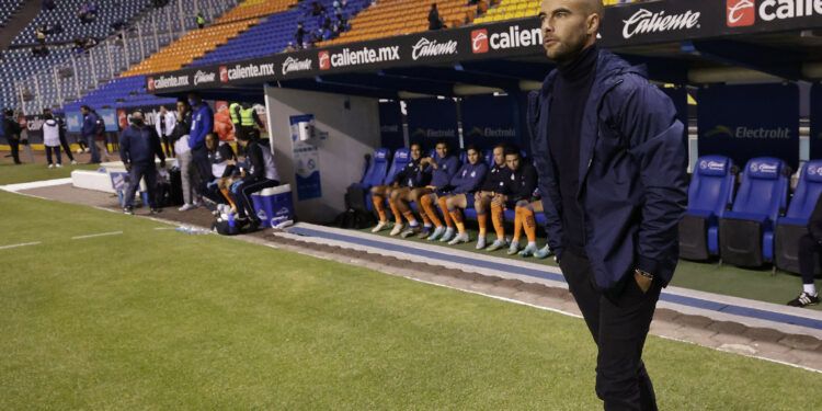 Eduardo Arce pide refuerzo para el Club Puebla