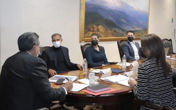 Gobernador de Puebla sostiene reunión con presidente de Audi de México