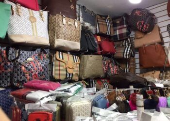 Informe señala a China como líder mundial en productos clon y piratería