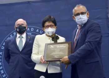 Licenciatura de Medicina Veterinaria y Zootecnia de la BUAP es reacreditada por el CONEVET