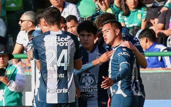 Pachuca toma la cima tras vencer a León