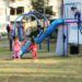 Entregan juegos para niños en Las Hadas