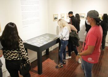 Exhiben muestra fotográfica sobre la cultura de migración de poblanos en Nueva York