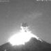 Popocatépetl emite explosión y material incandescente, semáforo se mantiene en Fase 2