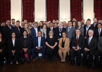 Olivia Salomón presenta ventajas de Puebla ante sector del entretenimiento en EU