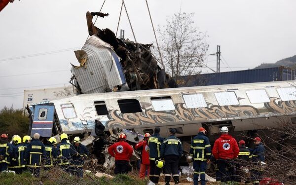 Van 30 muertos en Grecia ante el peor accidente ferroviario de la última década en Europa