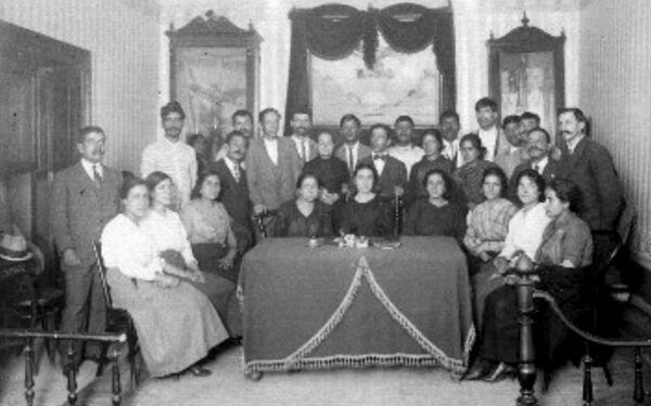 IN MEMORIAM / ELLAS, OBRERAS