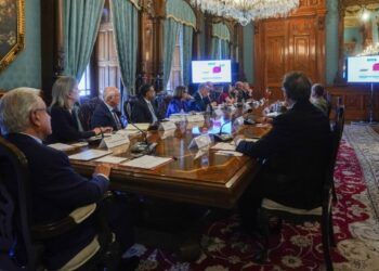 Joe Biden respetará soberanía de México, dice AMLO tras reunión con enviada de la Casa Blanca
