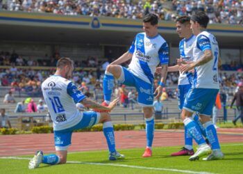 La Franja llega completo para frenar racha de Chivas