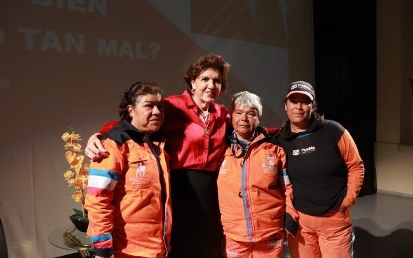 Promueven bienestar de trabajadoras de limpia