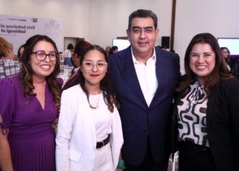 Céspedes Peregrina se reune con mujeres representantes de organizaciones y activistas