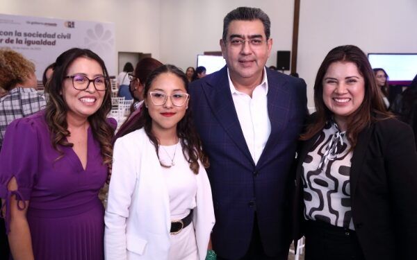 Céspedes Peregrina se reune con mujeres representantes de organizaciones y activistas