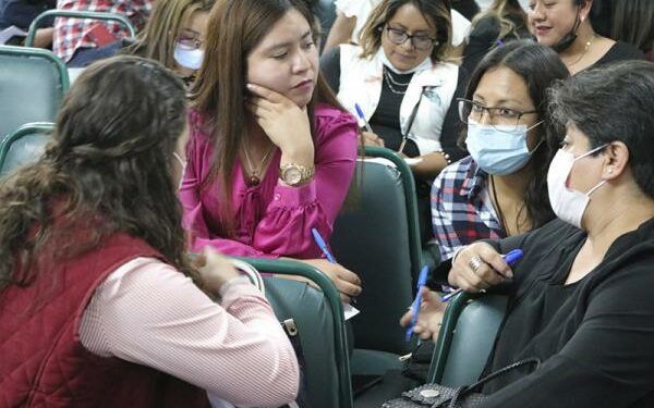 Crean redes de apoyo para mujeres violentadas en Puebla