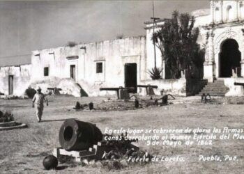 IN MEMORIAM / UN TEMPLO SIN TORRES