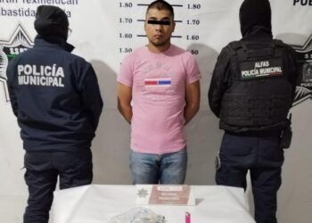Policía municipal detiene a sujeto por tentativa de feminicidio en Texmelucan