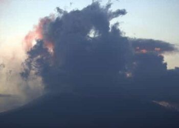 Explosión del Popocatépetl cimbra viviendas de Atlixco y Cholula