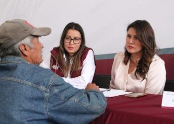 Personal de gobierno estatal atiende solicitudes y peticiones en Huauchinango