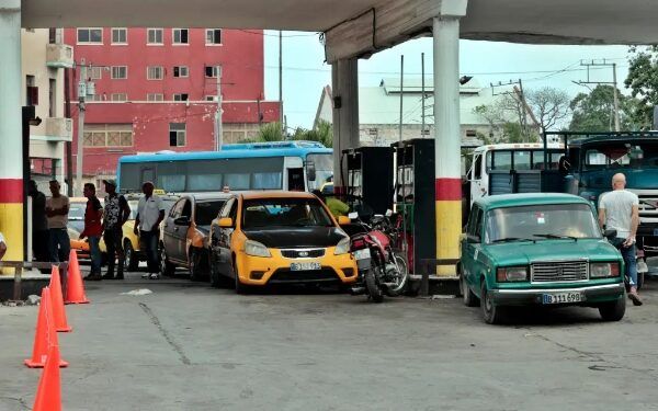 Continúa crisis por escasez de combustible en Cuba