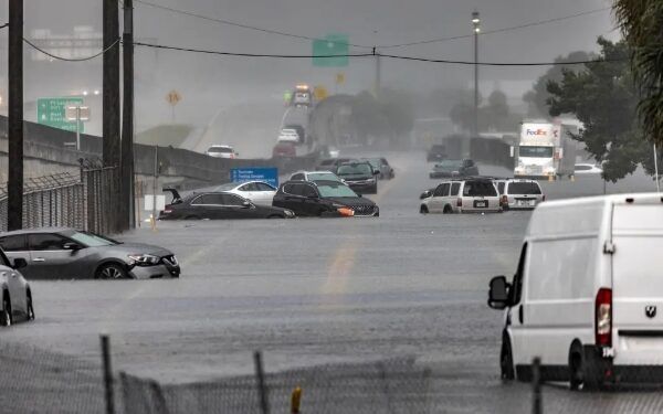 Declaran desastre en Florida por tormentas y tornados
