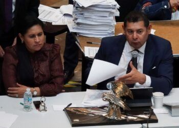 En menos de tres horas, Senado aprueba desaparición del INSABI y otras reformas