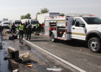 Dos personas muertas, el saldo de una volcadura en la autopista México-Puebla