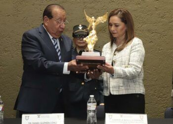 Academia militar reconoce a Gaby Bonilla por su labor altruista