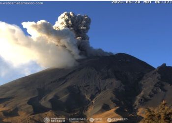 Reporta el Popocatépetl 109 exhalaciones y emisión de ceniza