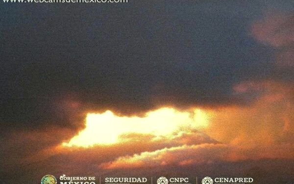 Aumenta actividad del Popocatépetl; registra erupción estromboliana