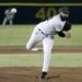Rieleros empiezan apaleando a Pericos