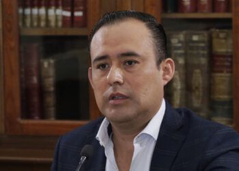 Consulta educativa, sin fin político