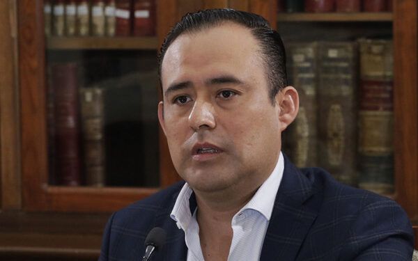 Consulta educativa, sin fin político