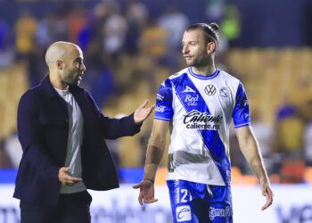 Silva firma contrato hasta 2025 con Puebla