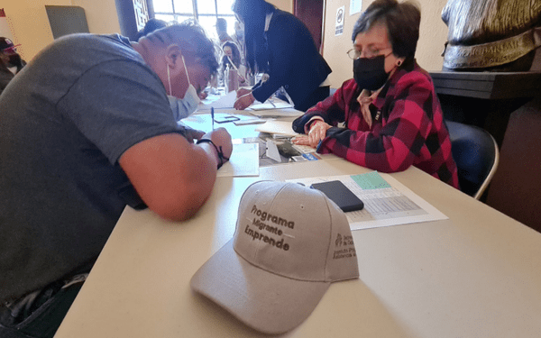 Buscan que migrantes generen autoempleo