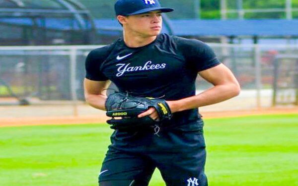 Yankees intercambia a Diego Hernández