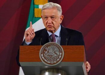 AMLO externa su apoyo a Petro, ante la crisis en el Gobierno de Colombia