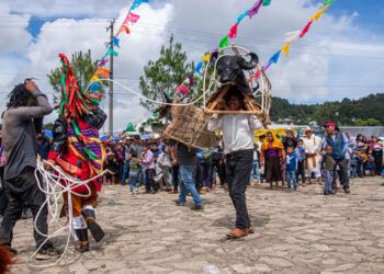 Comunidades mayas tzotziles invocan lluvias ante sequía en el sur de México