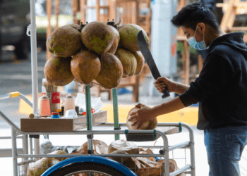 A evitar refrescos y bebidas “deportivas” durante ola de calor