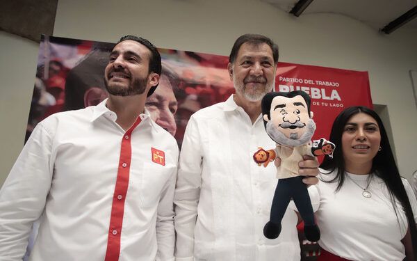 Piso disparejo en Puebla y a nivel nacional: Noroña