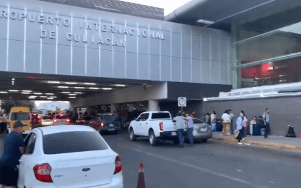 Agricultores cierran aeropuerto de Culiacán para exigir precios de garantía a granos básicos