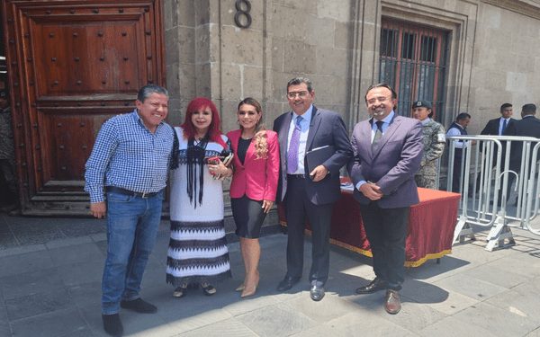 Acude Sergio Salomón a reunión con AMLO y gobernadores en Palacio Nacional