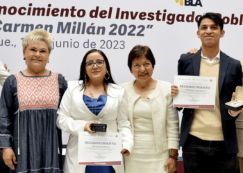 Reconocen investigación científica de poblanos
