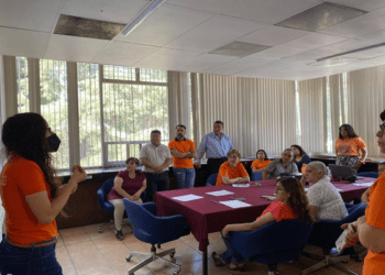 Capacitan a funcionarios contra la discriminación