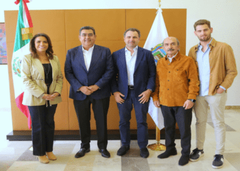 Sergio Salomón se reúne con integrantes del Grupo La Comer