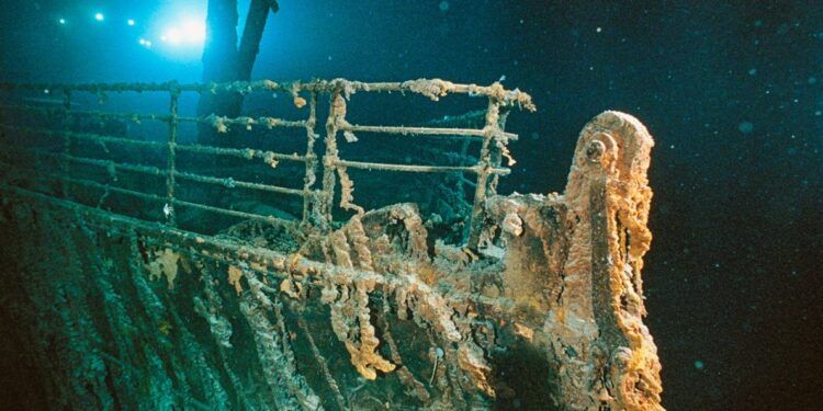 Queda menos oxígeno en el submarino que descendió al Titanic