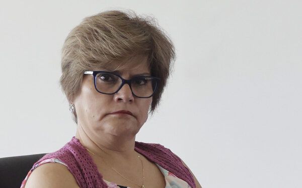Verónica Vélez renuncia al SET Puebla