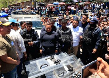 Manifestantes liberan a policías retenidos en Chilpancingo