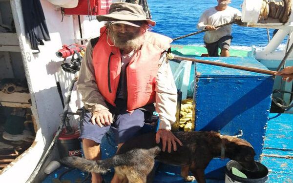Náufrago australiano y su perra “Bella” son rescatados por embarcación mexicana