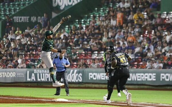 Blanquea Leones a Pericos