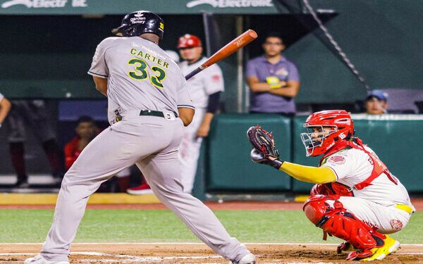 El Águila evita barrida ante Pericos
