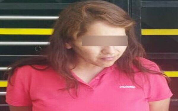 Mujer es detenida por intentar ingresar droga al Cereso de Puebla